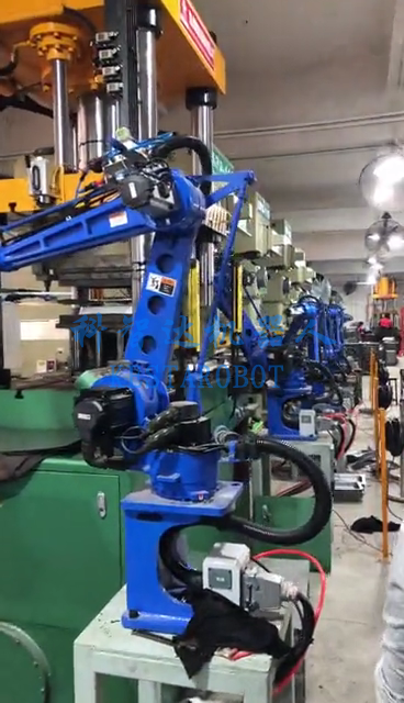 沖壓機(jī)器人多少錢一臺(tái)(圖1) 沖壓機(jī)器人多少錢一臺(tái)(圖1)