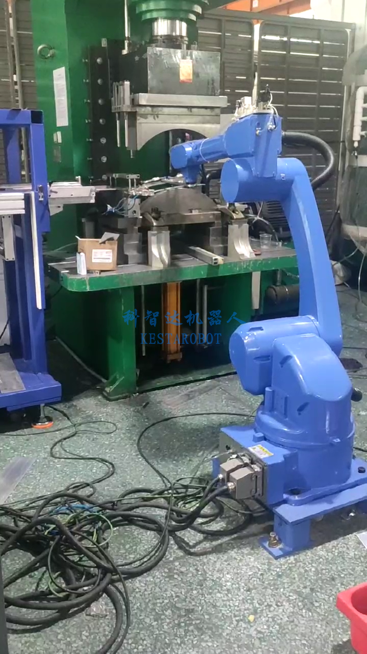 沖壓機(jī)器人多少錢一臺(tái)(圖4) 沖壓機(jī)器人多少錢一臺(tái)(圖4)